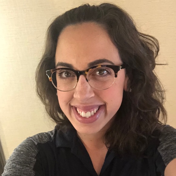 Meet your Posher, Lindsay - Picture 1 of 2